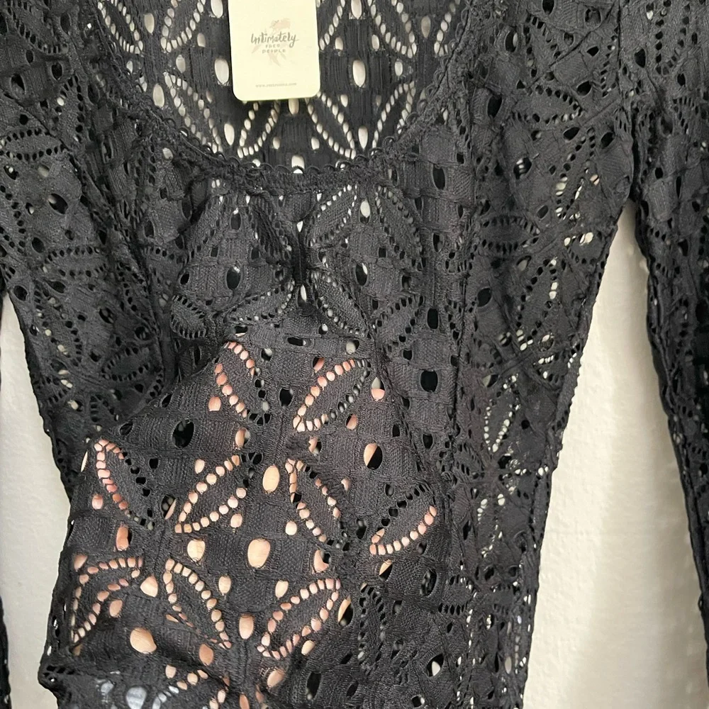 Free People Black Top Scoop Neck Long Sleeve Vamp Romantic Festival size Small